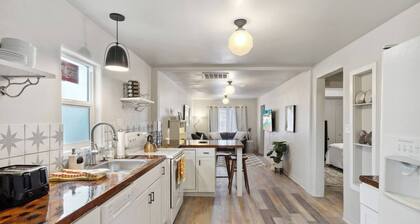 Cozy Two Bedroom North Valley Digs
