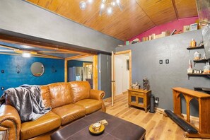 Smart TV, offices - The Bizarre and the Beautiful (Albuquerque)