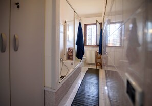 Gratis toiletartikler, hårtørrer, badekåber, bidet