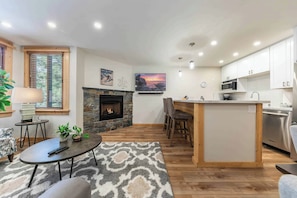 Interior - Ski Trails 4115 - Northstar Slopeside (Truckee)