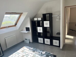 4 Schlafzimmer, Bügeleisen/Bügelbrett, Reisekinderbett, kostenloses WLAN