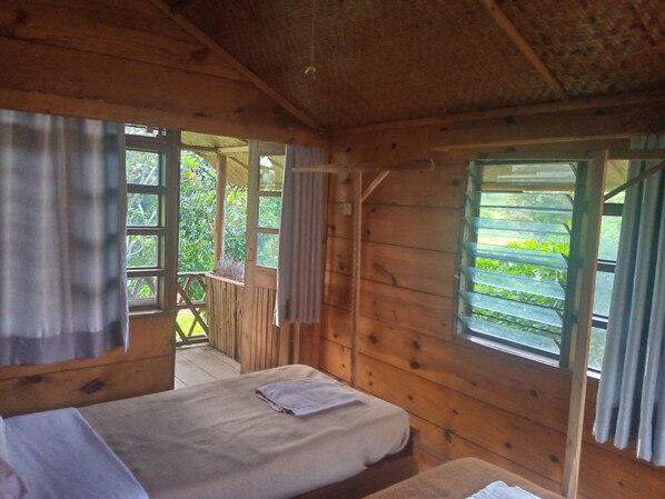 Zimmersafe, Verdunkelungsvorhänge, schallisolierte Zimmer