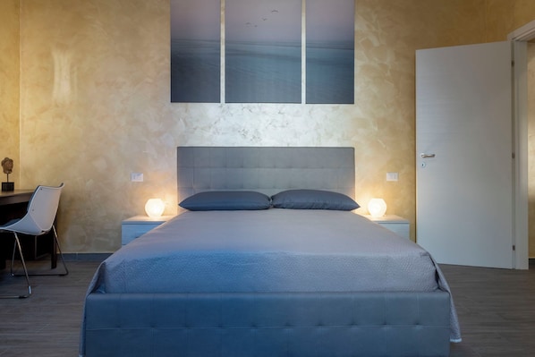 1 chambre, bureau, fer et planche à repasser, accès au Wi-Fi (inclus)