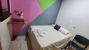 Basic Single Room | Individually decorated, individually furnished, soundproofing, free WiFi