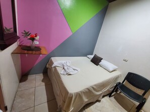 Chambre Simple | Décoration personnalisée, ameublement personnalisé