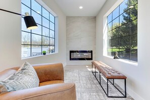 Smart-TV, peis, videospill og bordtennis