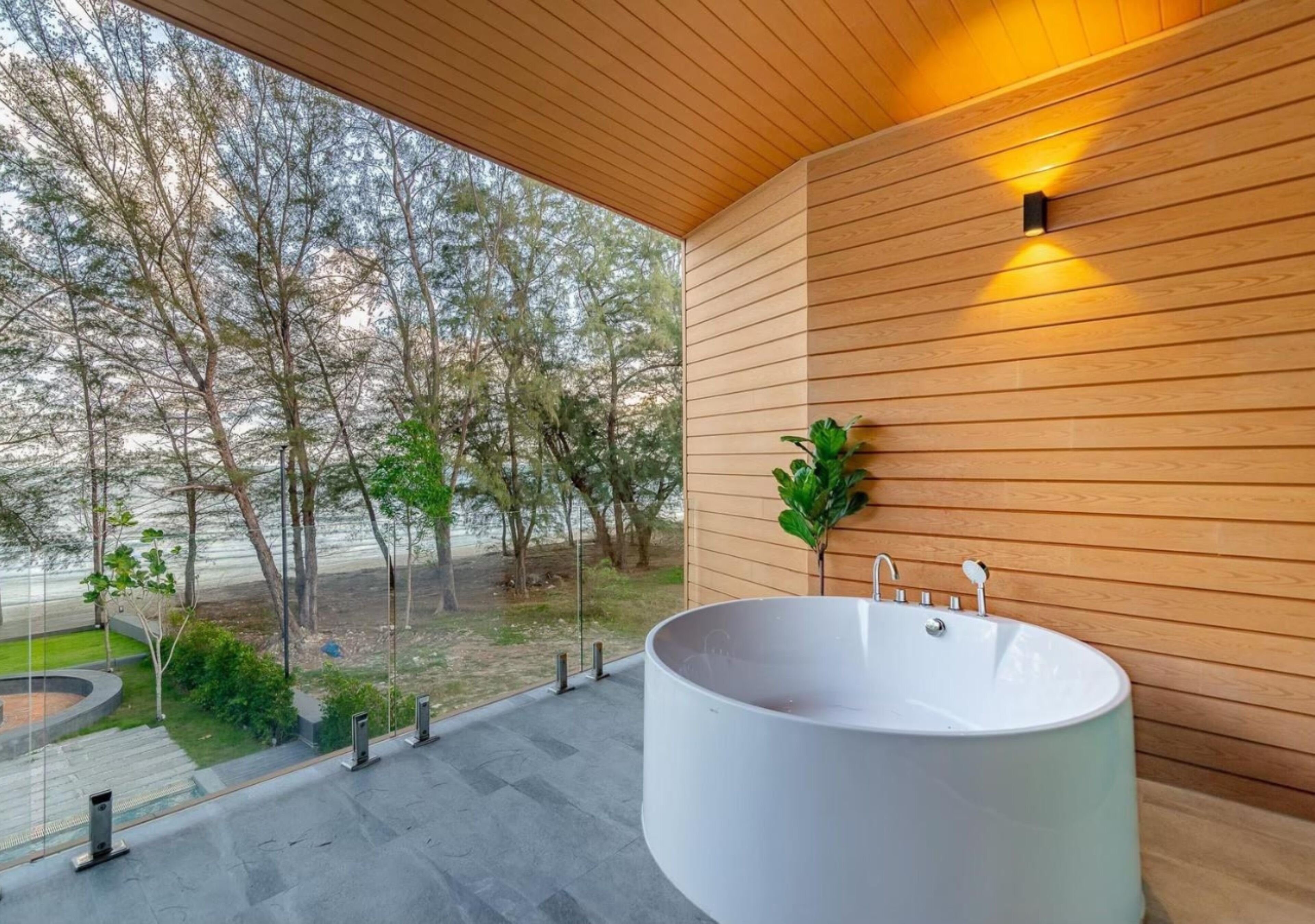 Forsetavilla - 4 svefnherbergi - vísar út að hafi | Baðherbergi | Hárblásari, inniskór, skolskál, handklæði