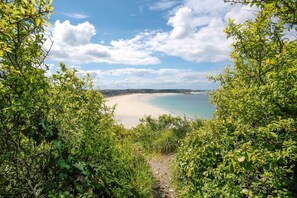 Vlak bij het strand