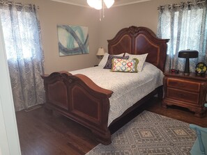 3 Schlafzimmer, Schreibtisch, Bügeleisen/Bügelbrett, kostenloses WLAN