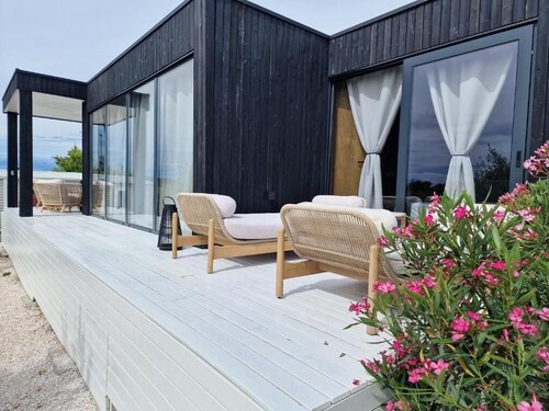 The Sea View With Pool