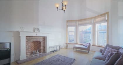 2 Bed Apartment close to Glasgow Airport, RAH Hospital and University.