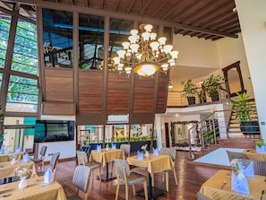 Restaurant - LIGHT VILLAS GIGIRI (Nairobi)