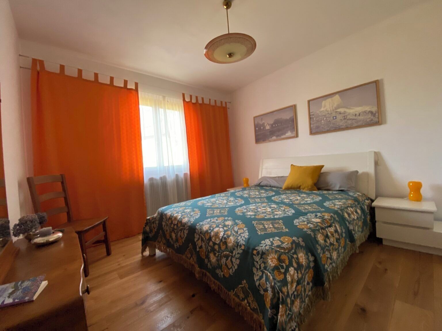 2 quartos, berço de viagem, Wi-Fi de cortesia, roupa de cama