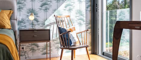 4 bedrooms, in-room safe, desk, iron/ironing board