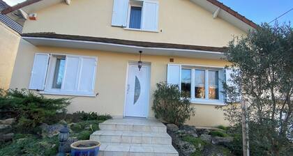 Chambre dâhĂŽtes dans charmant pavillon Ă quelques stations des Jeux Olympiques