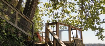 OCEAN FRONT/BEACH access, RENOVATED House Private Lot, PET Friendly, Short Term