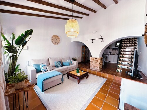 Masía de San Juan Casa 15, con Aire Acondicionado, Terraza Privada y Piscina