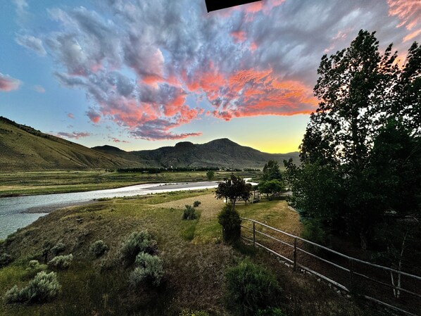 Pool - Bird's-Eye view of the Yellowstone River. (Gardiner)