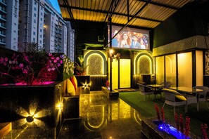 Tranquil Terrace Dubai Suite | Terrace/patio