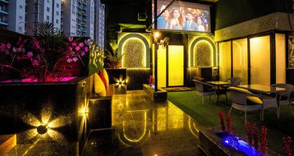 Orsom Stays Sassy - Sector 42