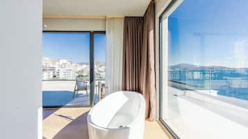 Panoramic Sea View Junior Suite with Bath Tub | 深泡浴缸