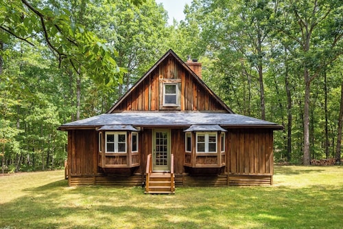 Family Friendly Log Cabin Nestled in Blue Ridge Foothills