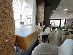 Snack bar
