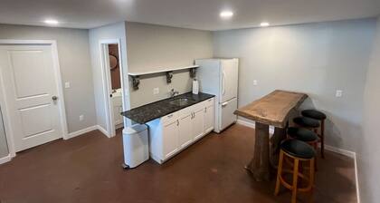 Waterfront In Law Suite on Wolf Pond