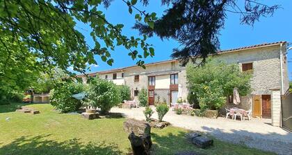 'Horloge' La Grange du Moulin - Exclusively families, heated pool, garden, wifi