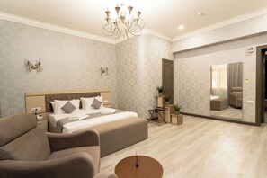 Suite | Premium bedding, Select Comfort beds, in-room safe