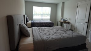 Premium Room, 1 King Bed, Non Smoking, Kitchen | Free WiFi - Shilla Guest House (Savannah)