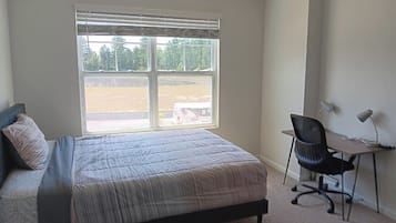 Deluxe Room, 1 Queen Bed, Non Smoking, Kitchen | Free WiFi