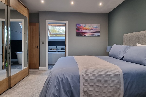 Dobbeltrom – superior, 1 dobbeltseng, privat bad, hageutsikt | Sengetøy av topp kvalitet, individuelt dekorert og individuelt innredet