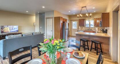 "Roosevelt’s Retreat: A Rough Rider’s Haven!" Near Mt. Rushmore - This two-bedroom condo is your perfect home base for adventure and relaxation. Just minutes from Mount Rushmore, Crazy Horse Memorial, Custer State Park, Sturgis, and the Badlands.