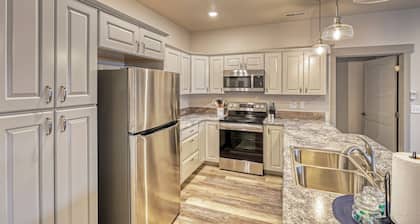 Rockerville Gold Town Lodging #3-This one-bedroom condo is your perfect home base for adventure and relaxation. Just minutes from Mount Rushmore, Crazy Horse Memorial, Custer State Park, Sturgis, and the Badlands.
