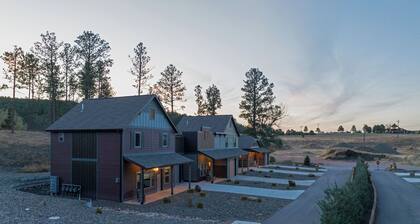 🌲Mt Rushmore Retreat • 8 Min Drive | 2 Bedroom Sleeps 6- Fireplace
