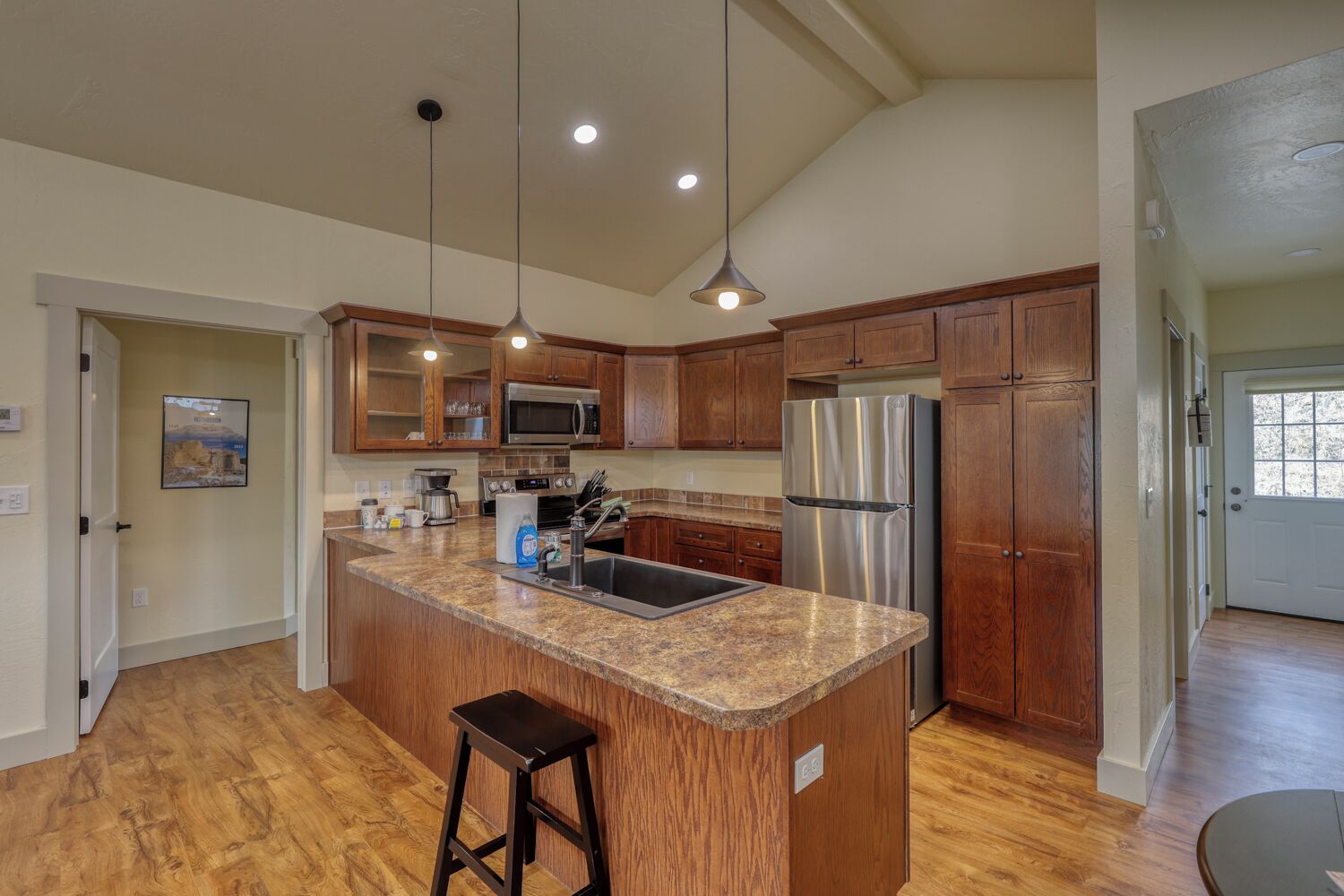 冰箱、微波炉、烤箱、炉灶