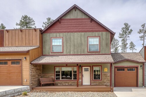 Rockerville Gold Town Lodging #7-Badlands Retreat Near Mt. Rushmore - This two-bedroom condo is your perfect home base for adventure and relaxation. Just minutes from Mount Rushmore, Crazy Horse Memorial, Custer State Park, Sturgis, and the Badlands.