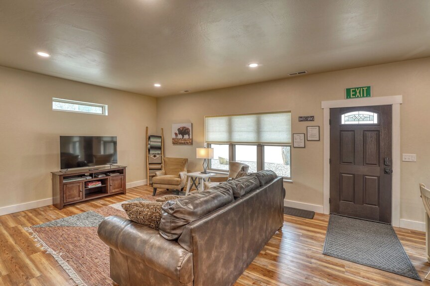 Saddle Up For Luxury-2 Bedroom-15 Minutes To Mt. Rushmore - Hosted By Rockerville Gold Town Lodging - Keystone, SD