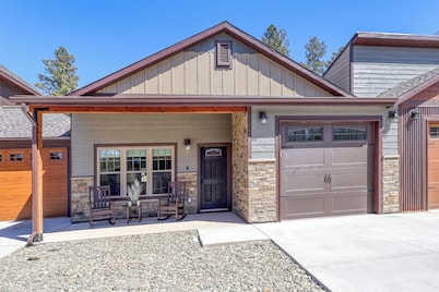 Rockerville Gold Town Lodging #11-This one-bedroom condo is your perfect home base for adventure and relaxation. Just minutes from Mount Rushmore, Crazy Horse Memorial, Custer State Park, Sturgis, and the Badlands.