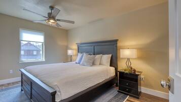 2 bedrooms, iron/ironing board, free WiFi, bed sheets