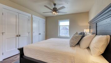 2 bedrooms, iron/ironing board, travel crib, free WiFi