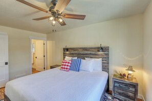 2 bedrooms, iron/ironing board, free WiFi, bed sheets