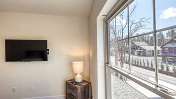 1 多间卧室、熨斗/熨衣板、免费 WiFi、床单