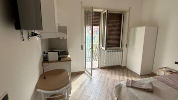 1 camera, Wi-Fi, lenzuola