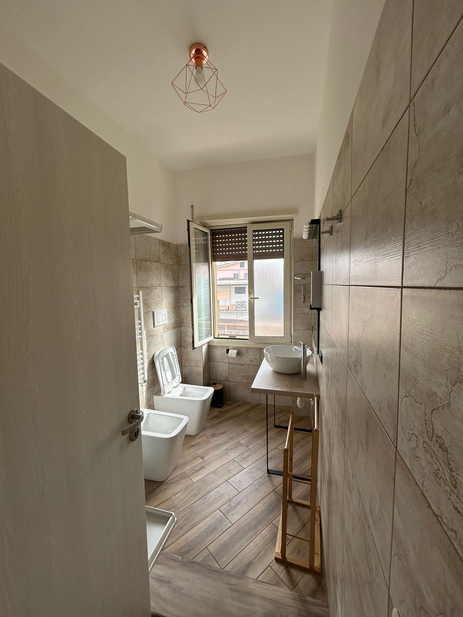 Dusche, Haartrockner, Bidet, Handtücher