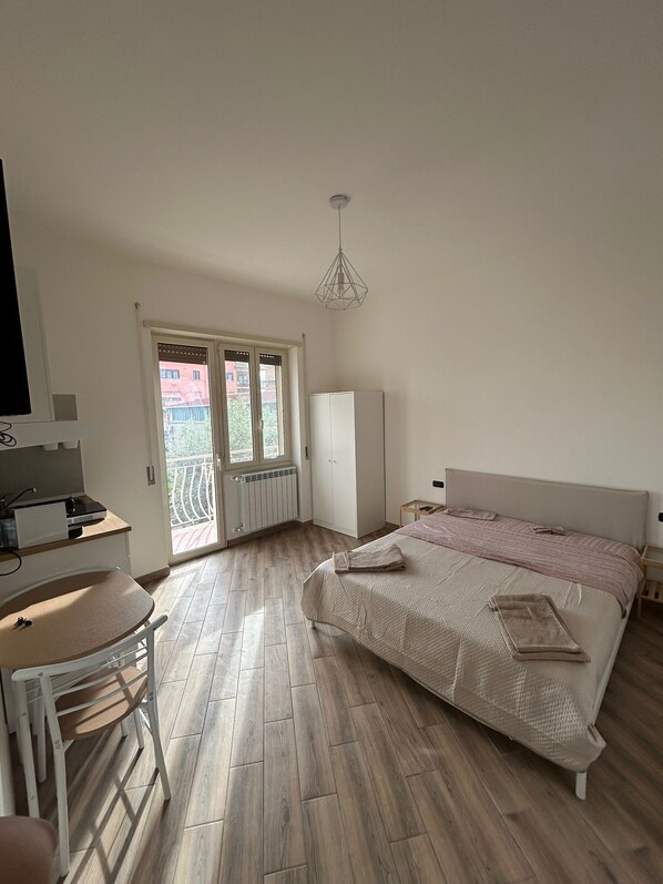 1 bedroom, WiFi, bed sheets