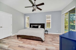 4 habitaciones, tabla de planchar con plancha, wifi y ropa de cama 