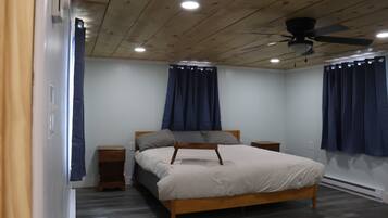 3 bedrooms, desk, travel cot, free WiFi