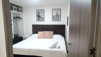 3 soverom, skrivebord, strykejern/-brett og wi-fi